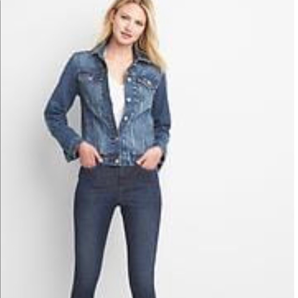 GAP Denim Jacket NWT Timeless Classic Style GORGEOUS Color Super Flattering😊 - Picture 2 of 8